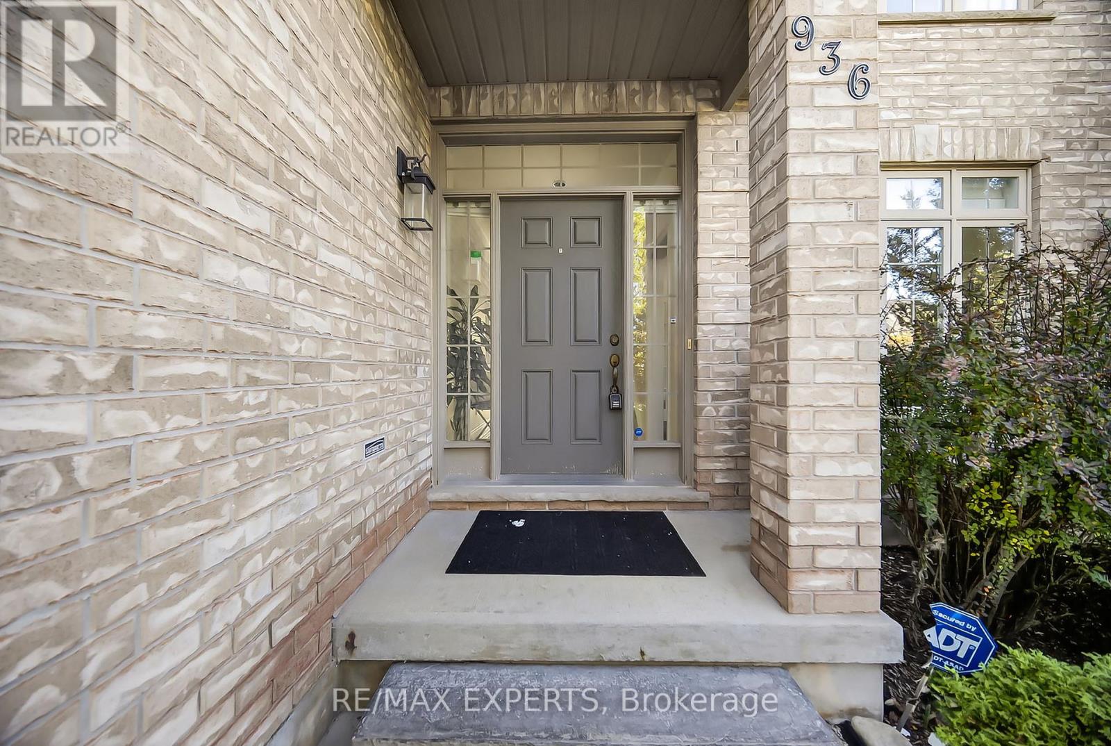 936 Talisman Crescent, London South, Ontario  N6K 0B7 - Photo 2 - X12574748