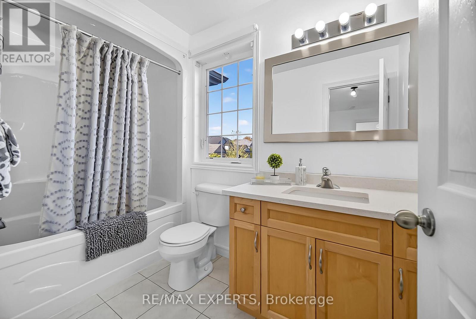 936 Talisman Crescent, London South, Ontario  N6K 0B7 - Photo 23 - X12574748