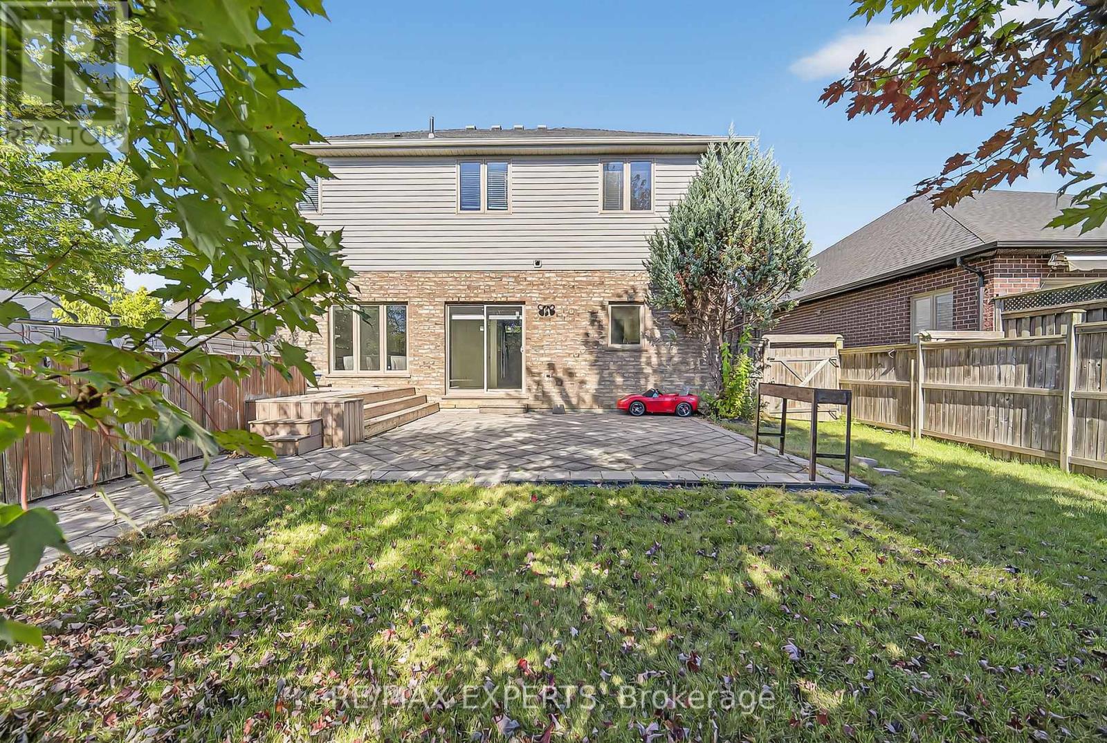 936 Talisman Crescent, London South, Ontario  N6K 0B7 - Photo 36 - X12574748