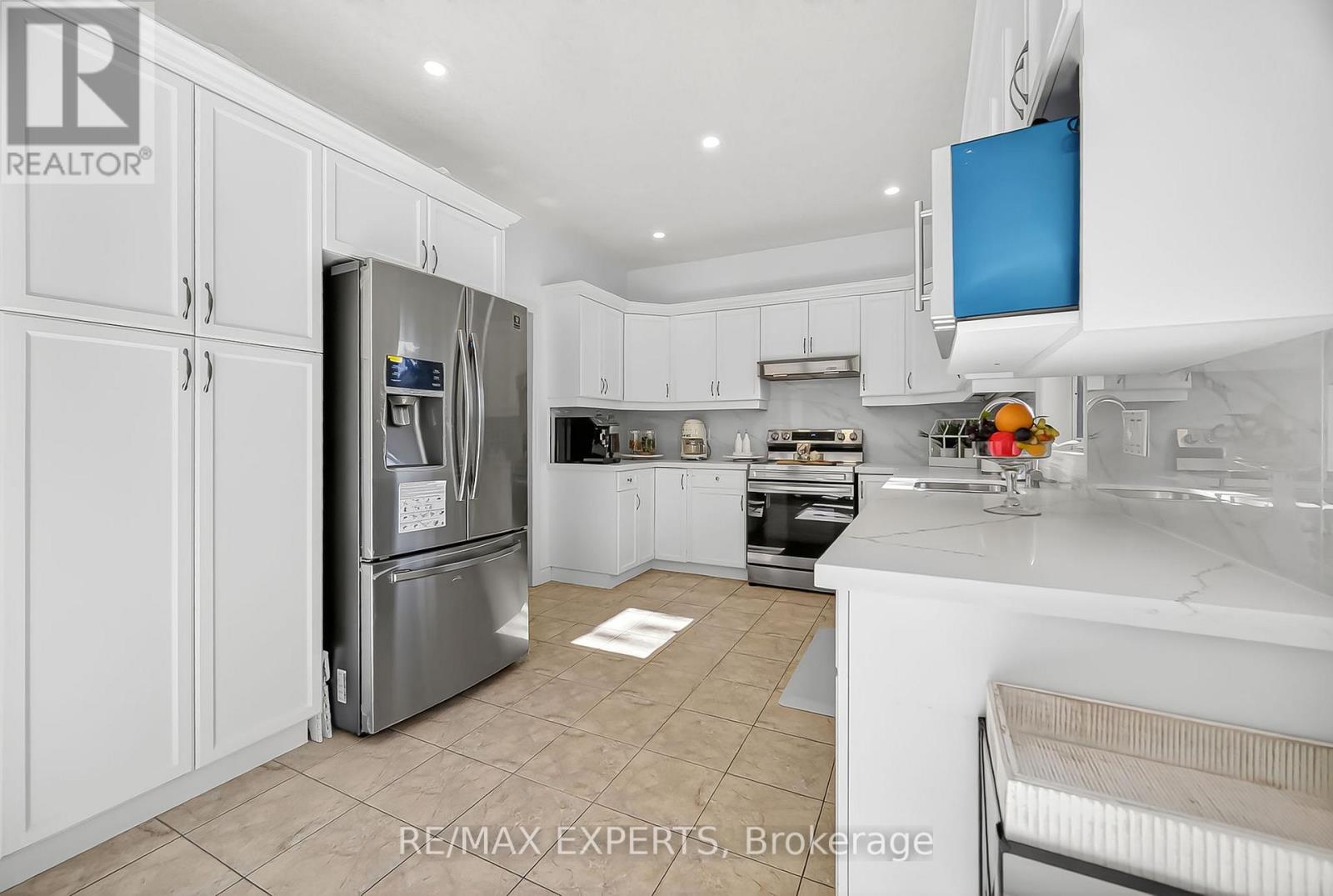 936 Talisman Crescent, London South, Ontario  N6K 0B7 - Photo 9 - X12574748