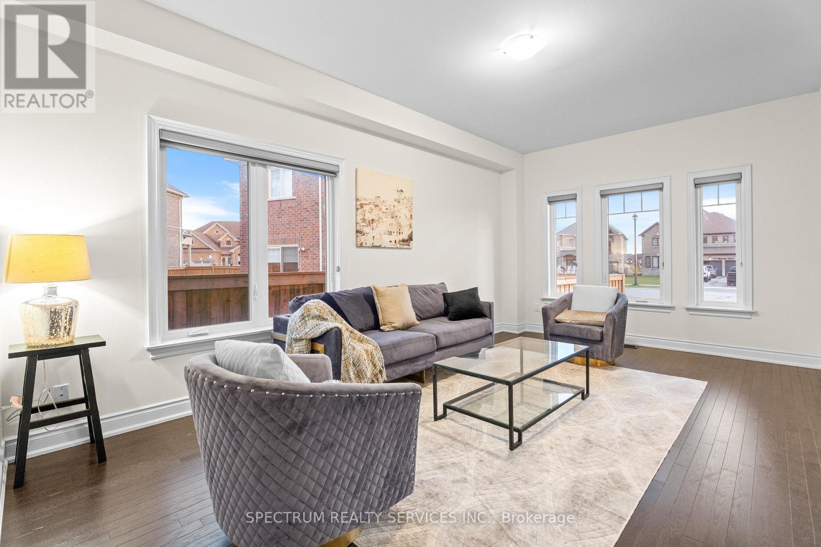 46 Ridgeview Court, Bradford West Gwillimbury, Ontario  L3Z 0R9 - Photo 11 - N12567358