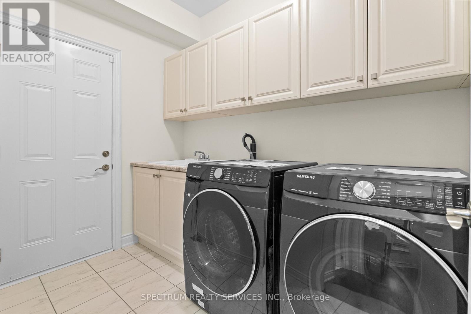 46 Ridgeview Court, Bradford West Gwillimbury, Ontario  L3Z 0R9 - Photo 27 - N12567358