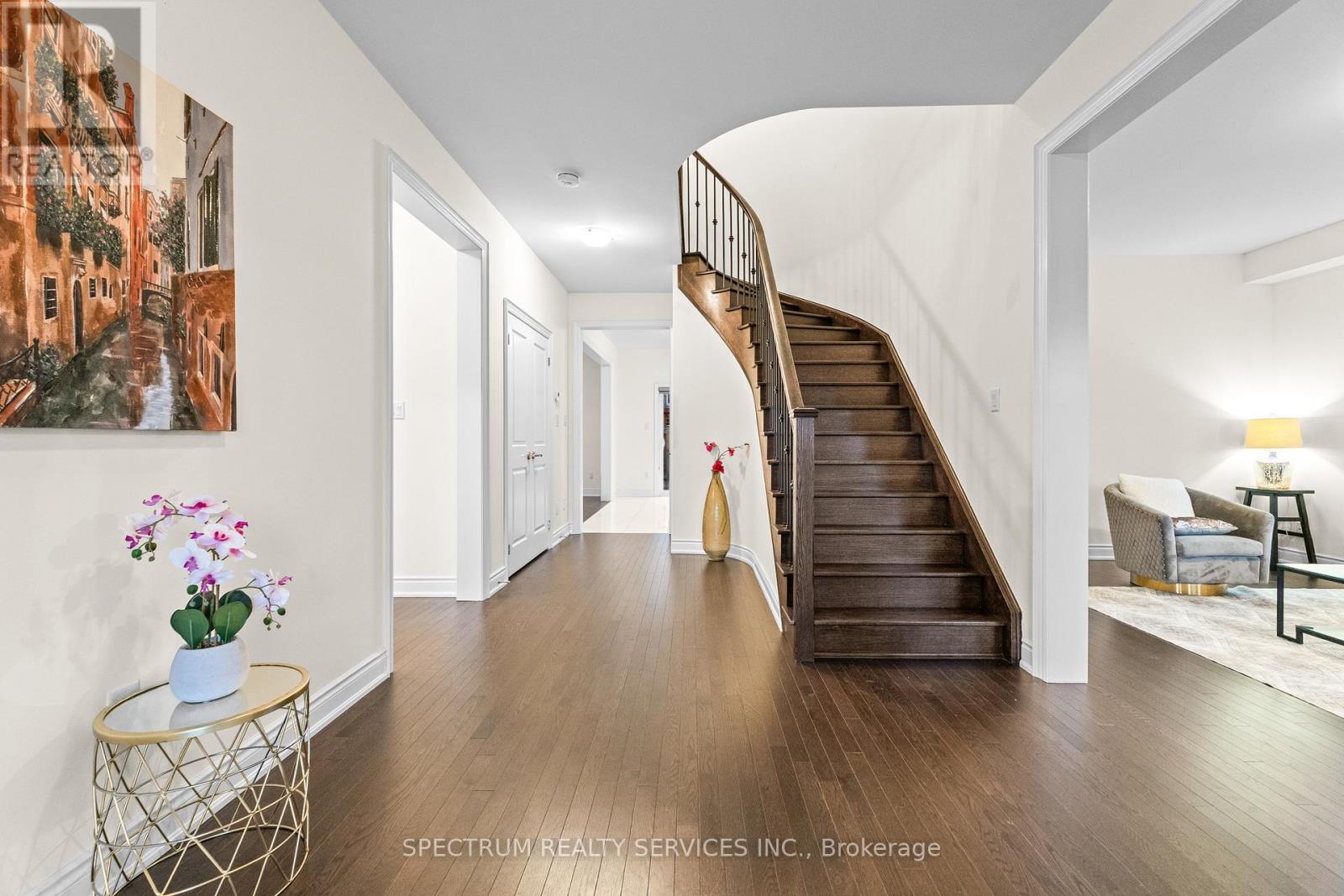 46 Ridgeview Court, Bradford West Gwillimbury, Ontario  L3Z 0R9 - Photo 8 - N12567358