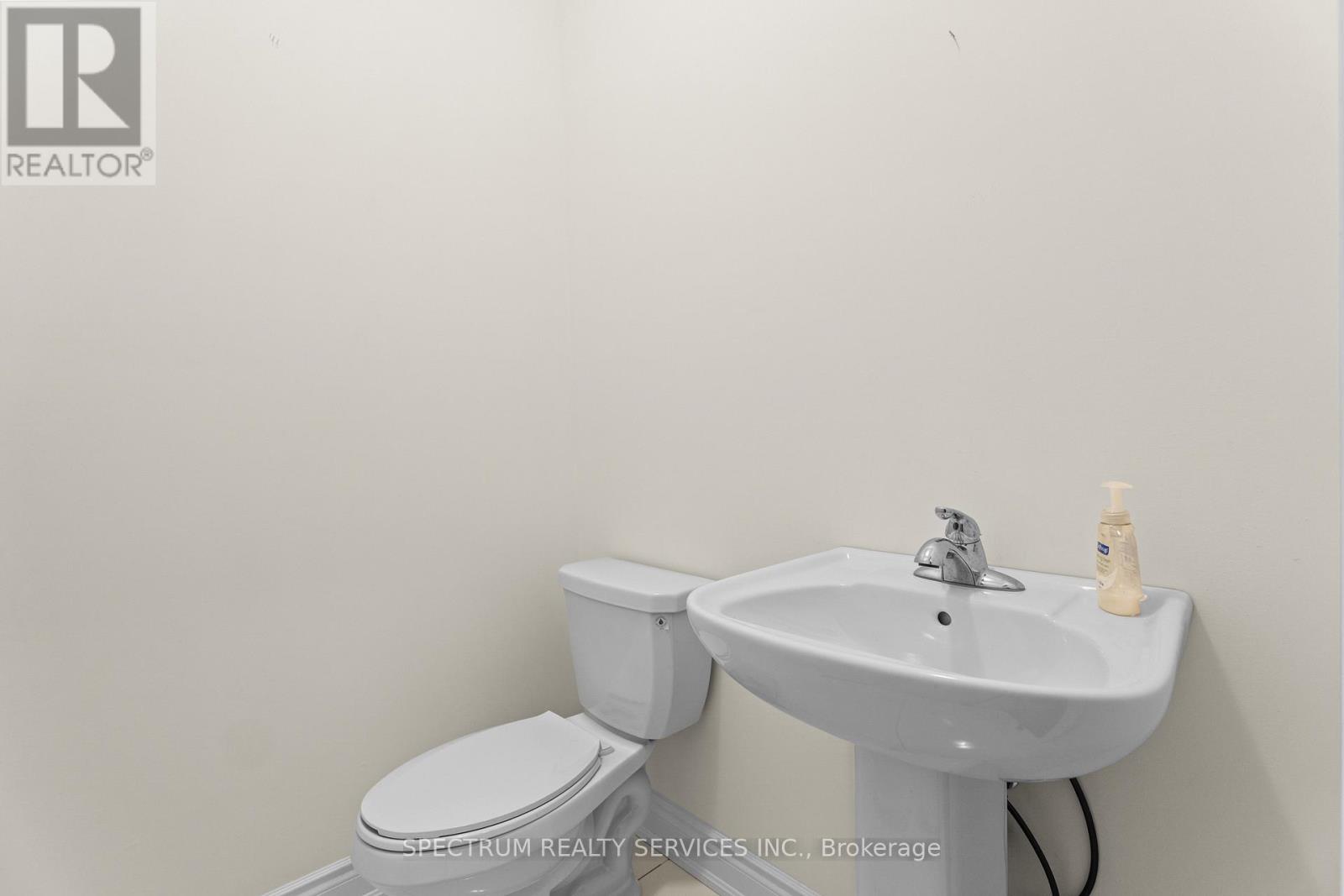 46 Ridgeview Court, Bradford West Gwillimbury, Ontario  L3Z 0R9 - Photo 26 - N12567358