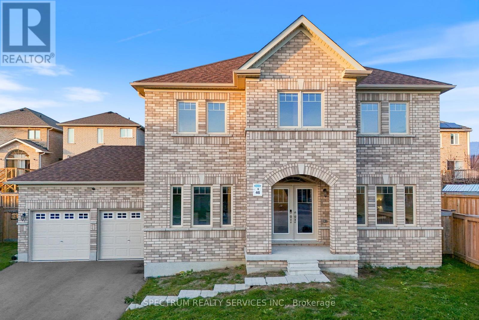 46 Ridgeview Court, Bradford West Gwillimbury, Ontario  L3Z 0R9 - Photo 3 - N12567358