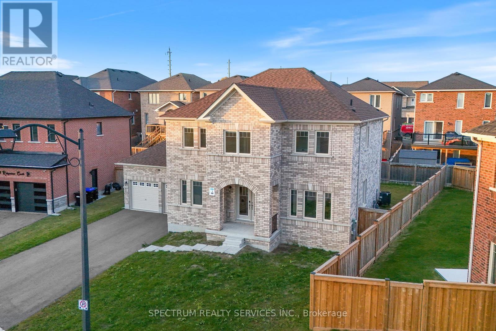 46 Ridgeview Court, Bradford West Gwillimbury, Ontario  L3Z 0R9 - Photo 5 - N12567358