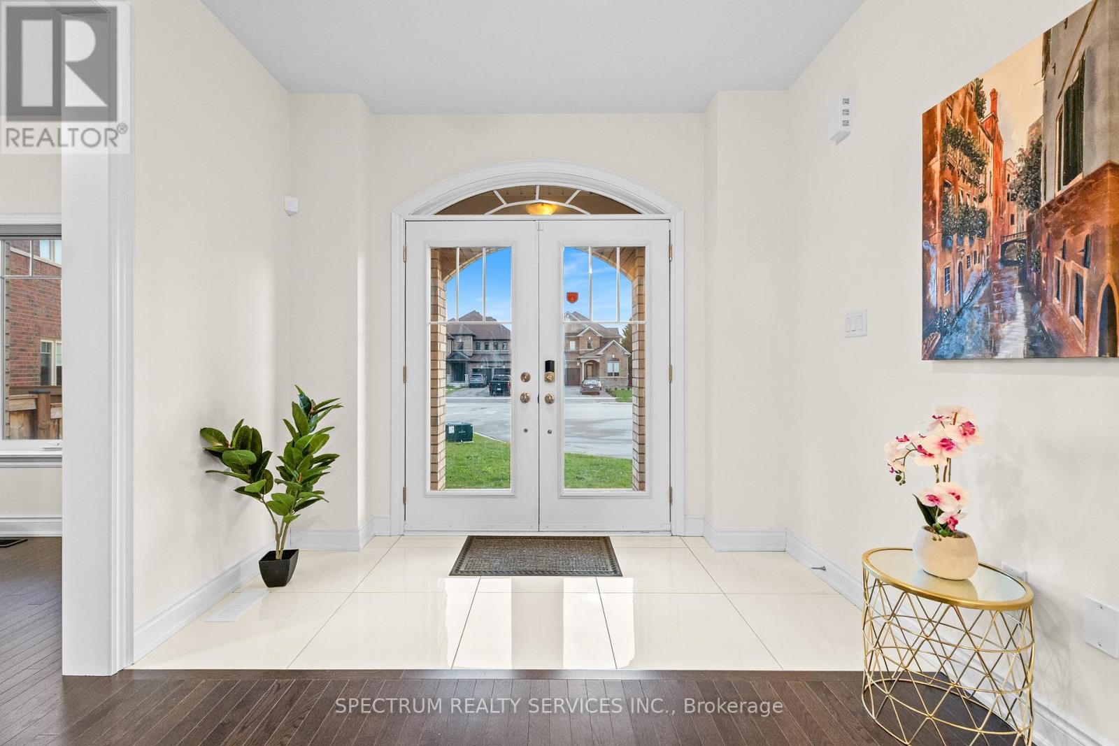 46 Ridgeview Court, Bradford West Gwillimbury, Ontario  L3Z 0R9 - Photo 7 - N12567358