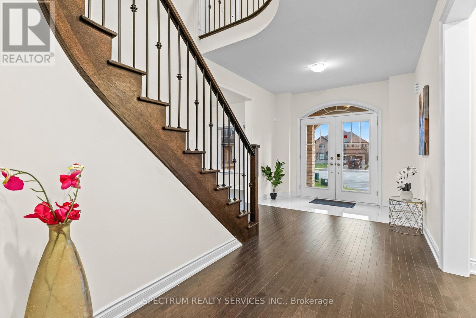 46 Ridgeview Court, Bradford West Gwillimbury, Ontario  L3Z 0R9 - Photo 9 - N12567358