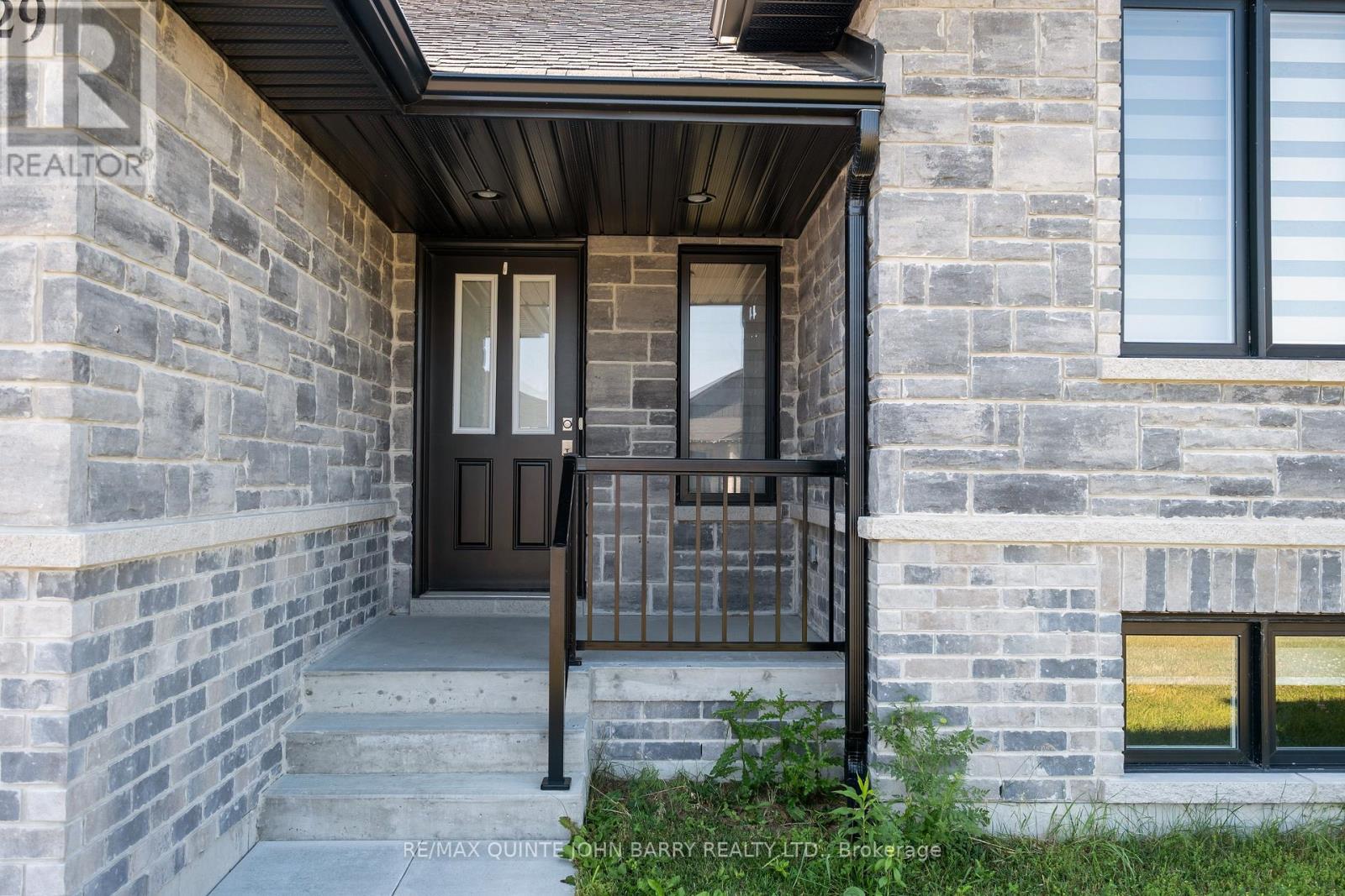 29 Cattail Crescent, Quinte West, Ontario  K8V 0J3 - Photo 3 - X12574140