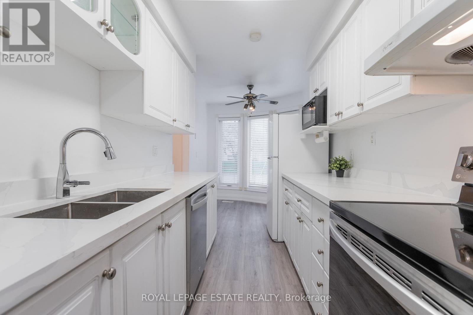 1040 Victoria Park Avenue, Toronto, Ontario  M4B 2K1 - Photo 7 - E12515212