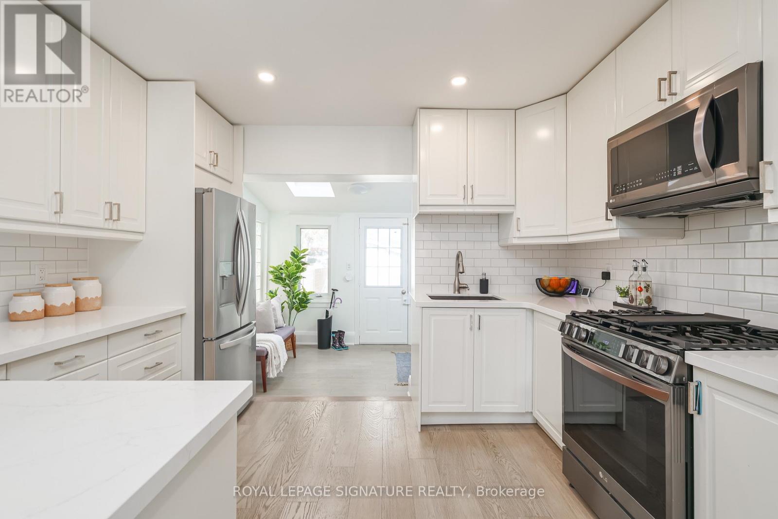 44 Linton Avenue, Toronto, Ontario  M1N 1W6 - Photo 8 - E12571592