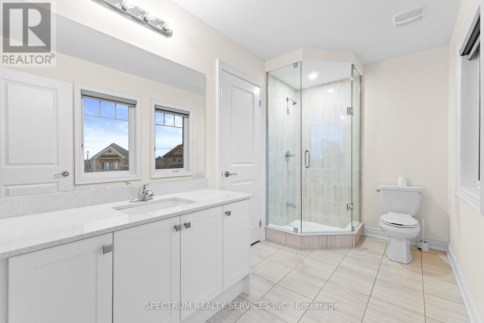 46 Ridgeview Court, Bradford West Gwillimbury, Ontario  L3Z 0R9 - Photo 41 - N12567358