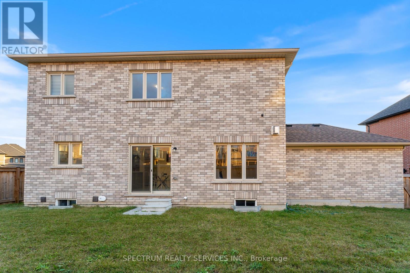 46 Ridgeview Court, Bradford West Gwillimbury, Ontario  L3Z 0R9 - Photo 48 - N12567358