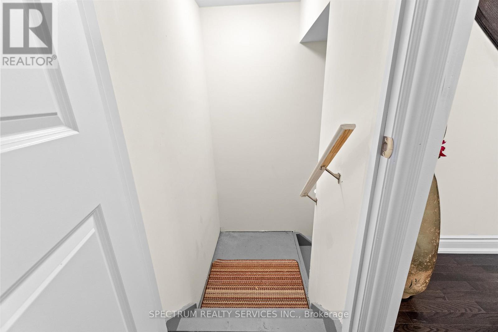 46 Ridgeview Court, Bradford West Gwillimbury, Ontario  L3Z 0R9 - Photo 44 - N12567358