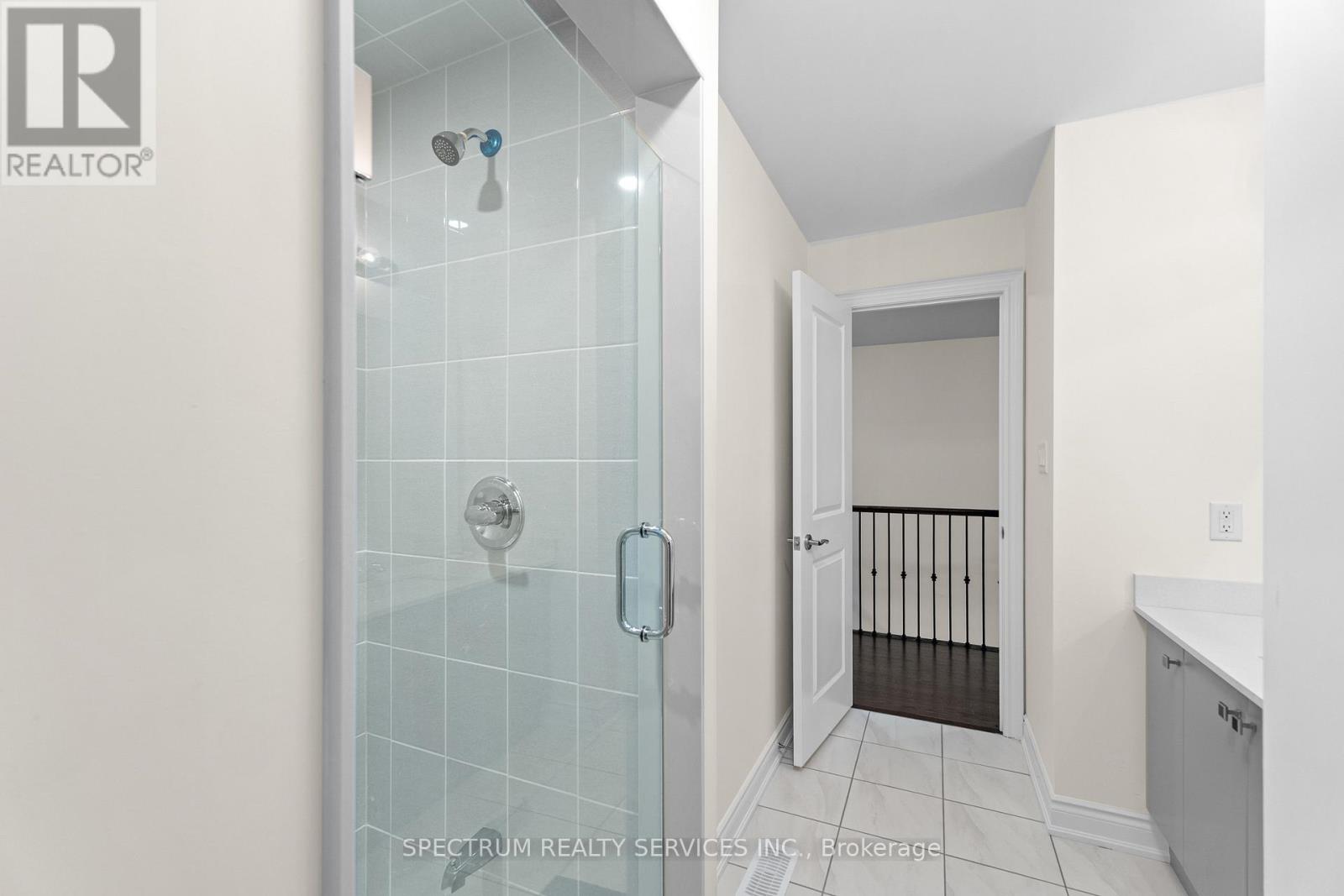 46 Ridgeview Court, Bradford West Gwillimbury, Ontario  L3Z 0R9 - Photo 37 - N12567358