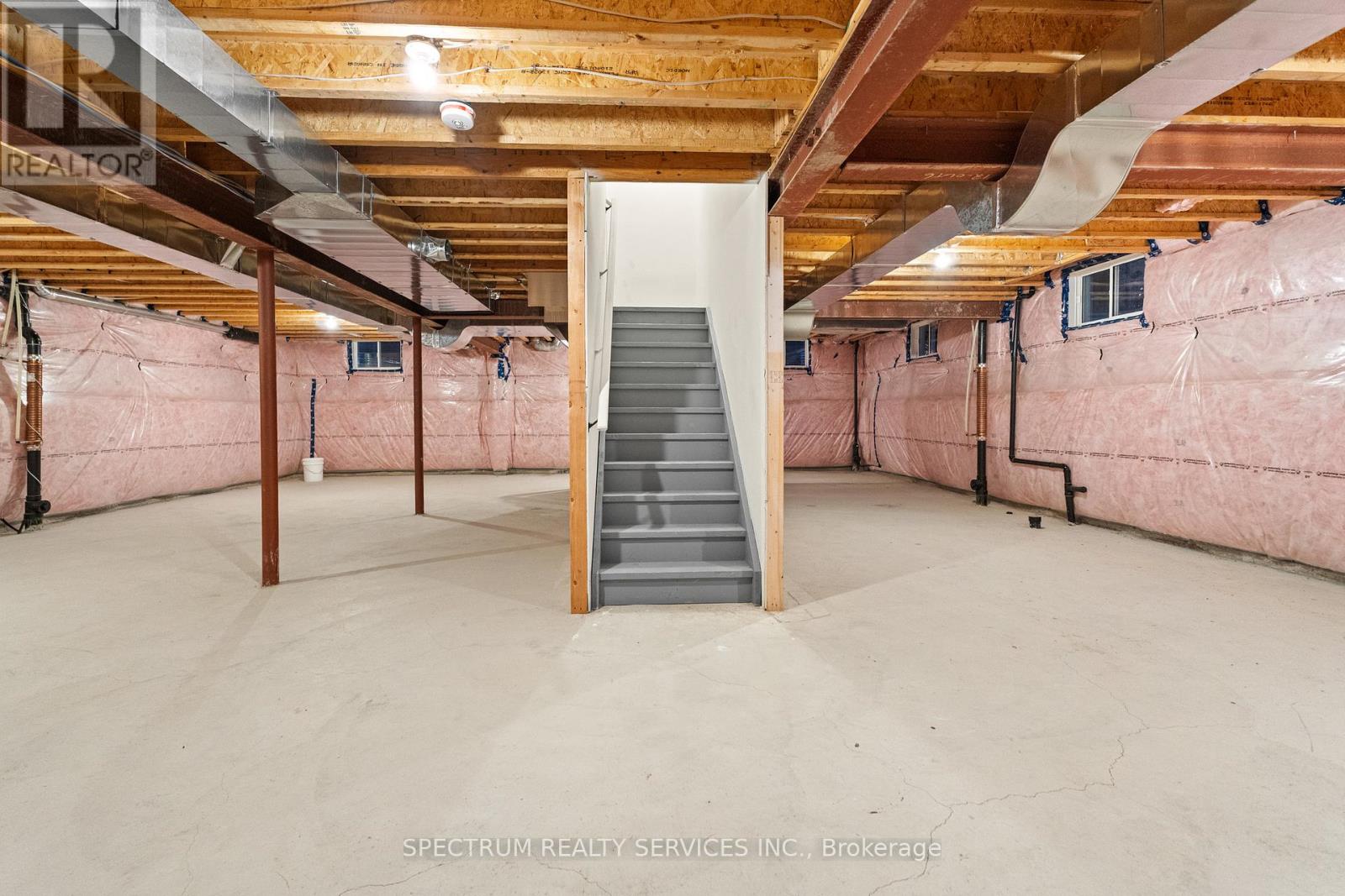 46 Ridgeview Court, Bradford West Gwillimbury, Ontario  L3Z 0R9 - Photo 45 - N12567358