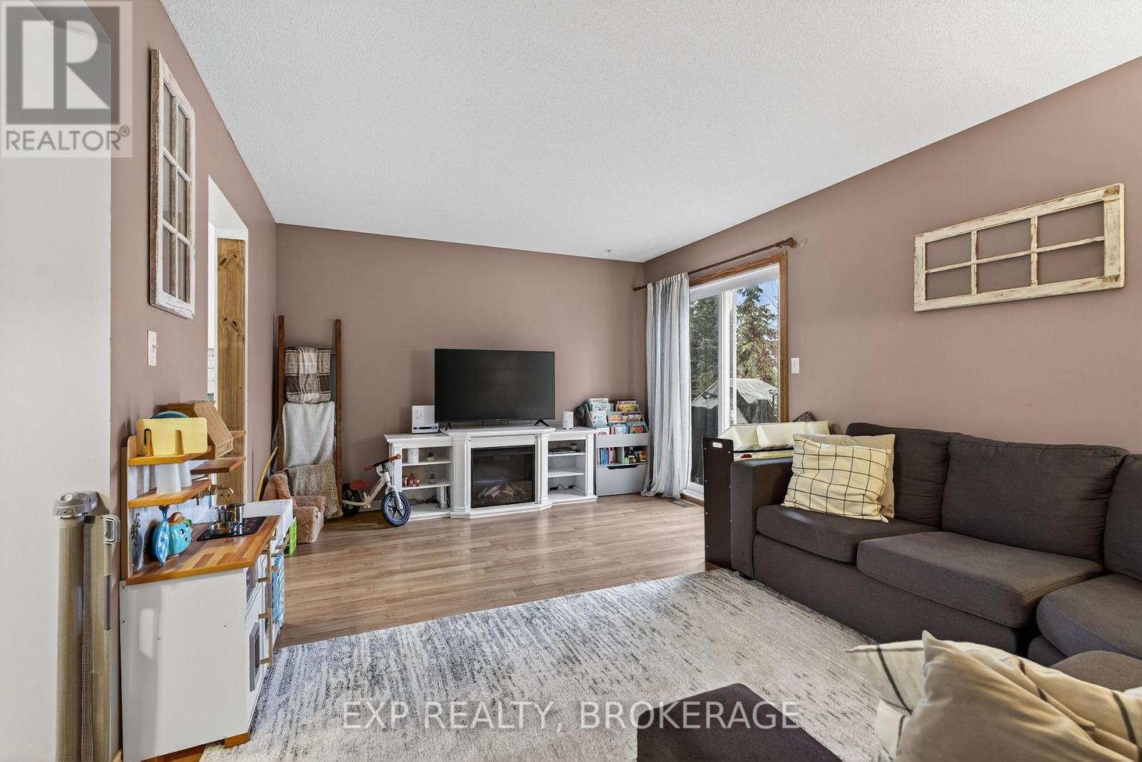 14 Clifford Street, Loyalist, Ontario K7N 1Y6 - Photo 10 - X12574048