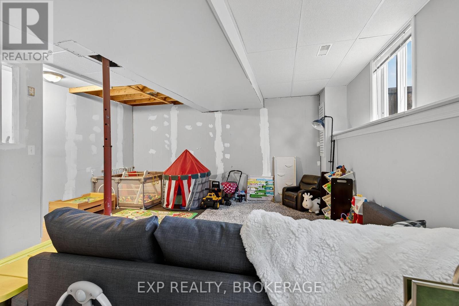 14 Clifford Street, Loyalist, Ontario K7N 1Y6 - Photo 23 - X12574048