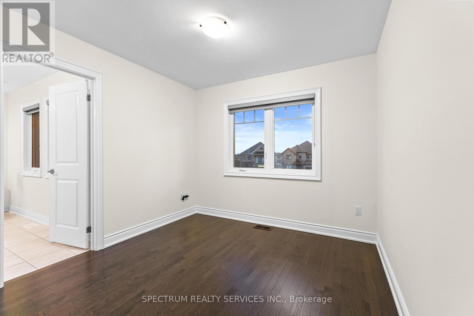 46 Ridgeview Court, Bradford West Gwillimbury, Ontario  L3Z 0R9 - Photo 40 - N12567358