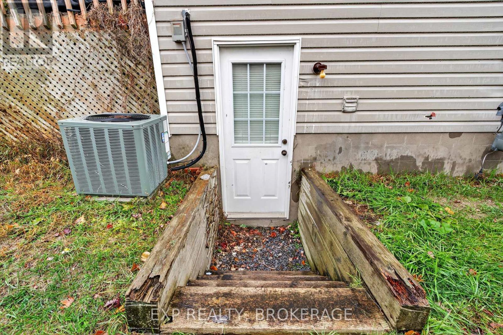 14 Clifford Street, Loyalist, Ontario K7N 1Y6 - Photo 33 - X12574048