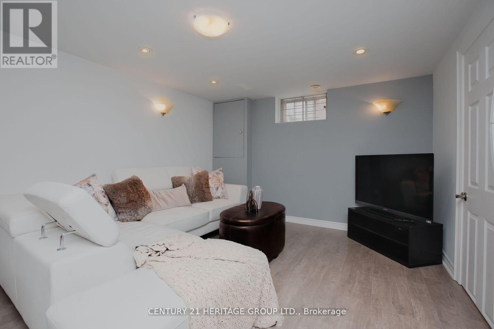 Bsmt - 16 Lisburn Crescent, Toronto, Ontario  M2J 2Z5 - Photo 10 - C12574998