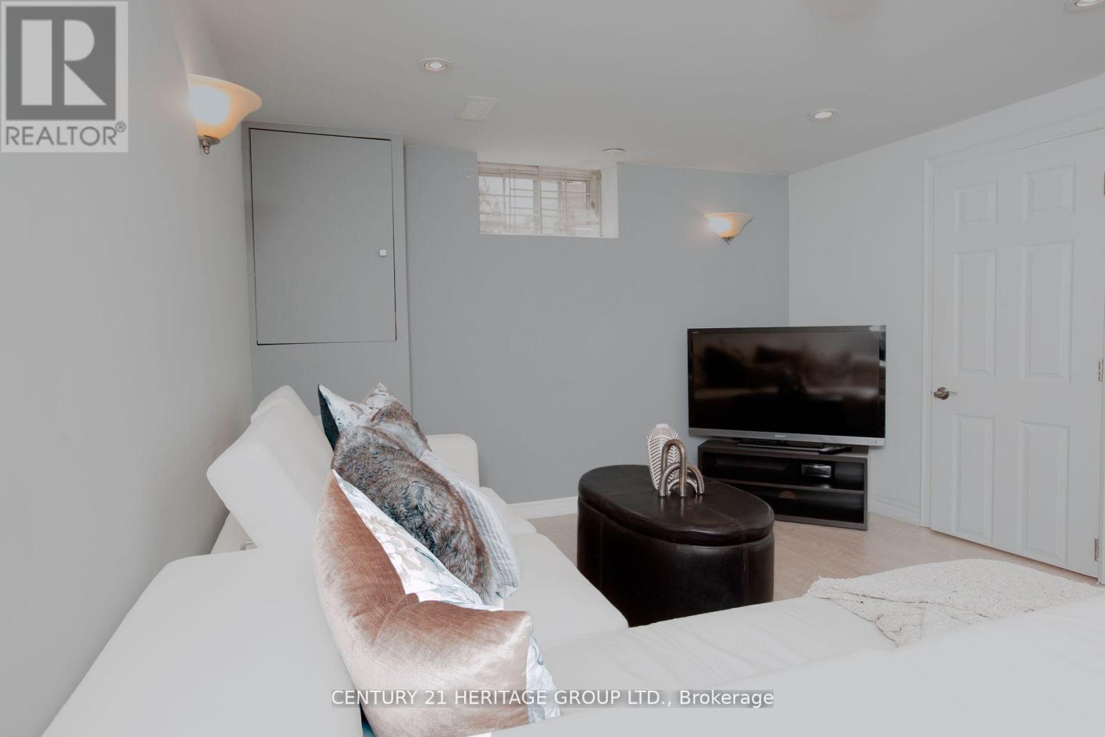 Bsmt - 16 Lisburn Crescent, Toronto, Ontario  M2J 2Z5 - Photo 11 - C12574998