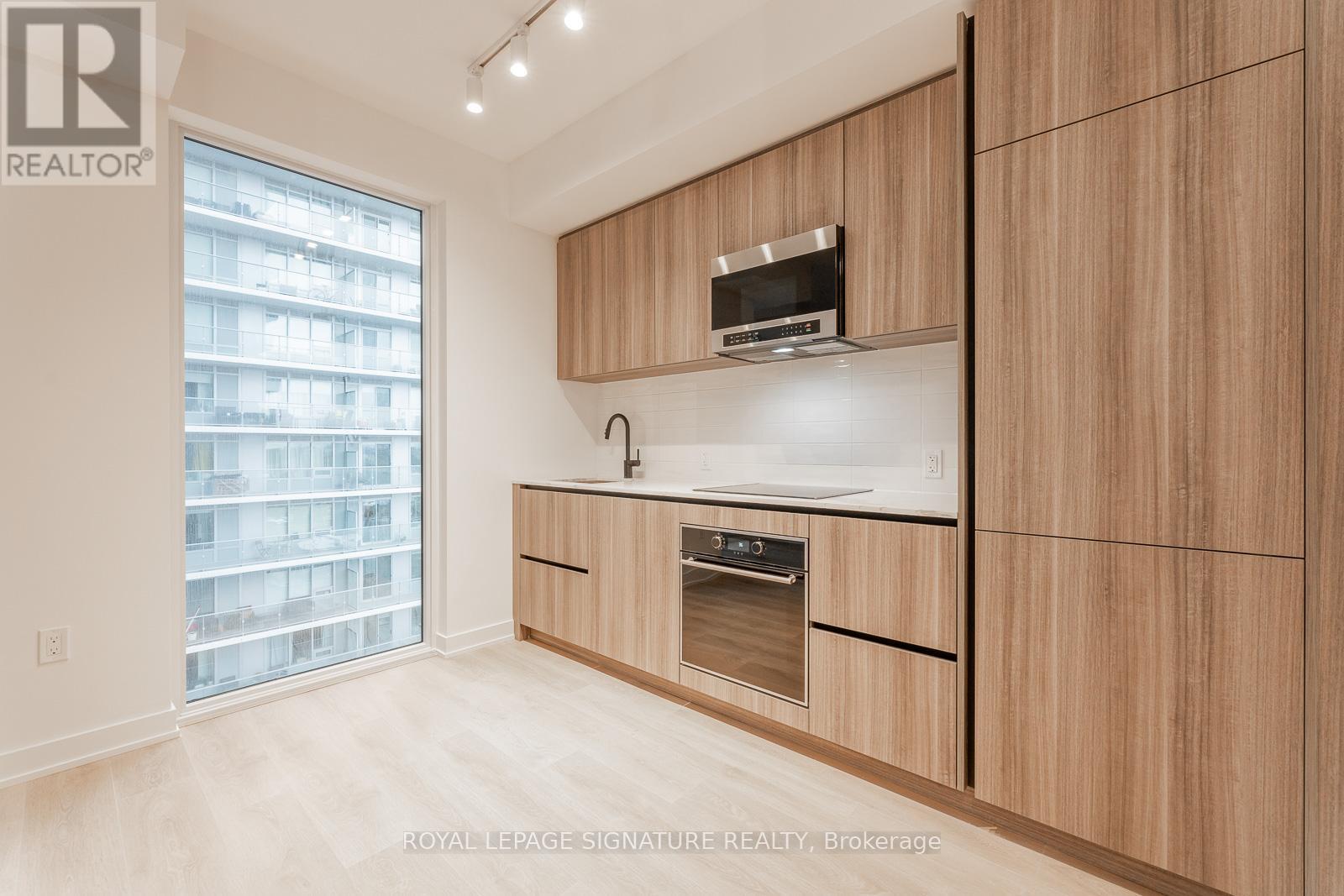 1103 - 117 Broadway Avenue, Toronto, Ontario  M4P 1V3 - Photo 5 - C12575054