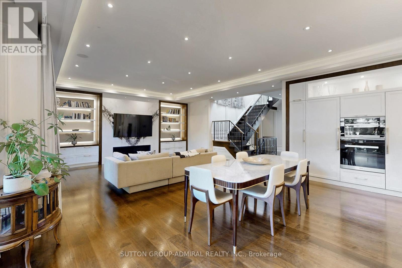 276 Strathallan Wood, Toronto, Ontario  M5N 1T6 - Photo 12 - C12575092