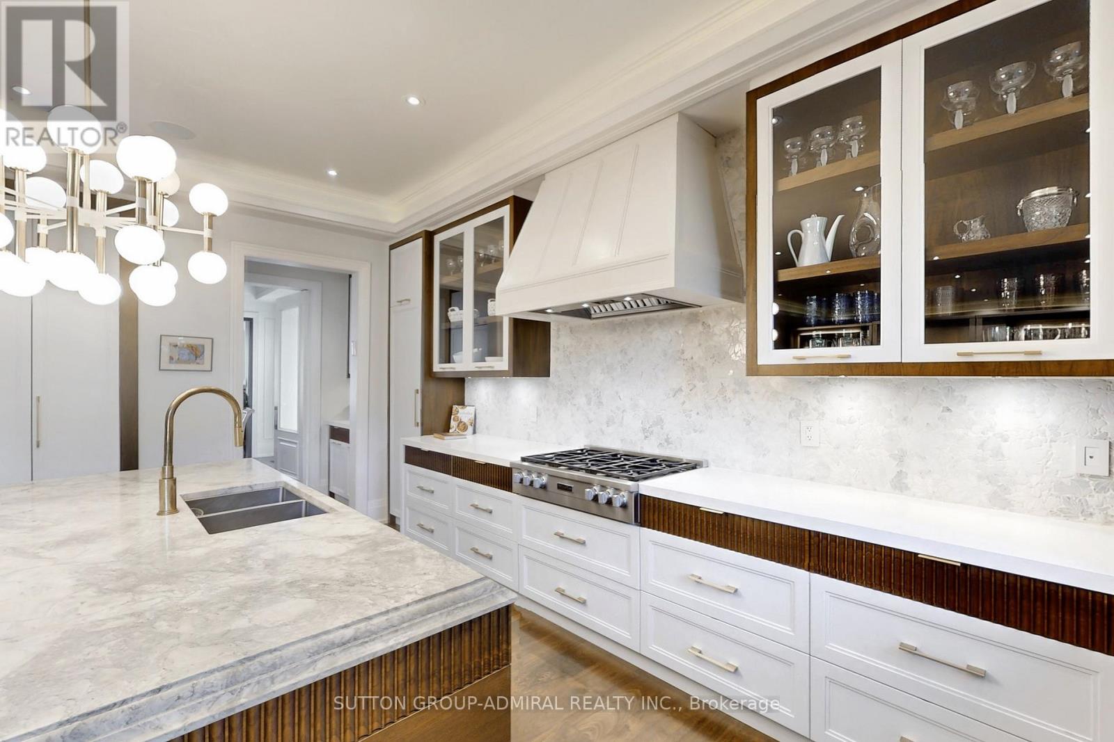 276 Strathallan Wood, Toronto, Ontario  M5N 1T6 - Photo 14 - C12575092