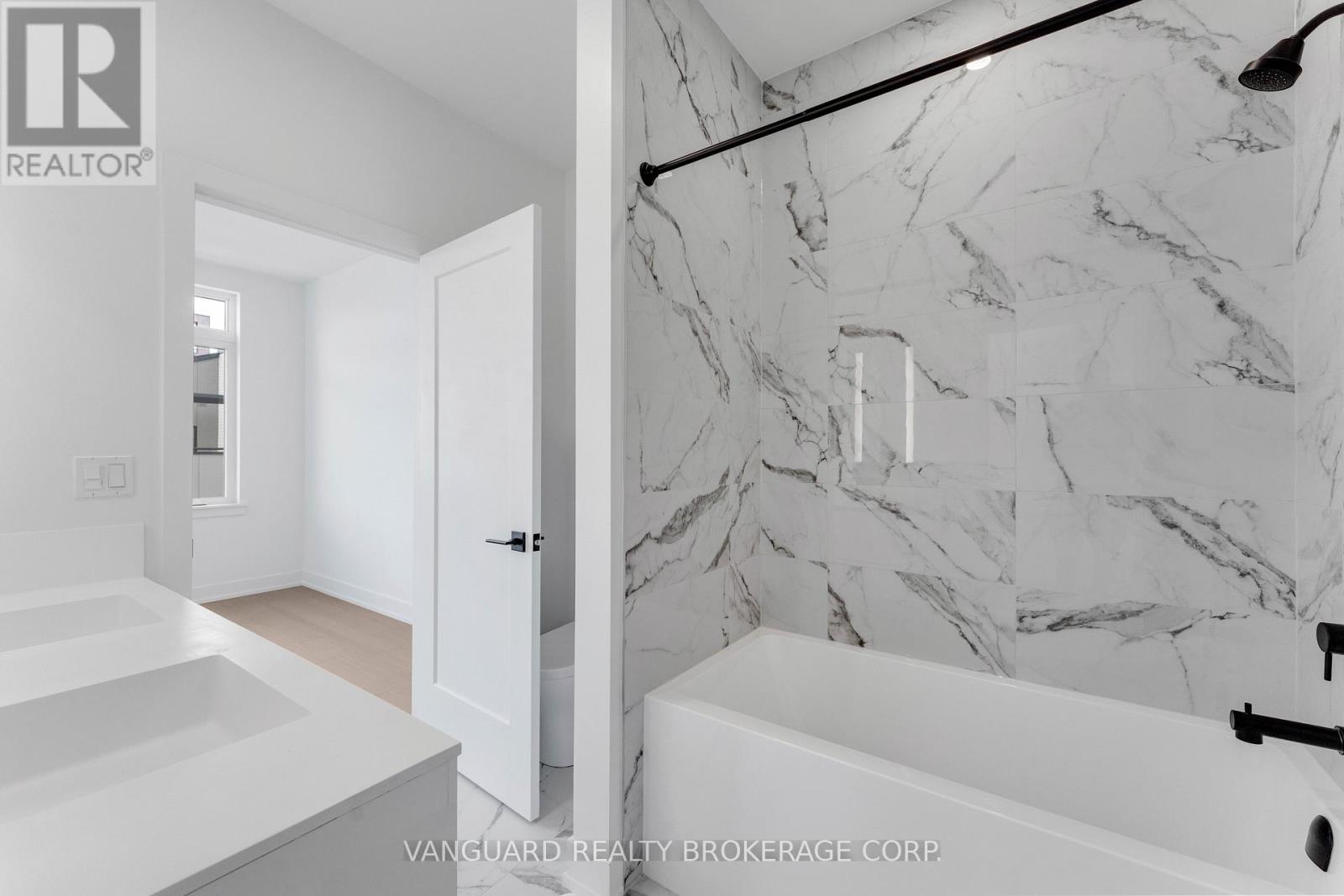 21 - 15 Lou Parsons Way, Mississauga, Ontario  L5H 0B2 - Photo 30 - W12363176