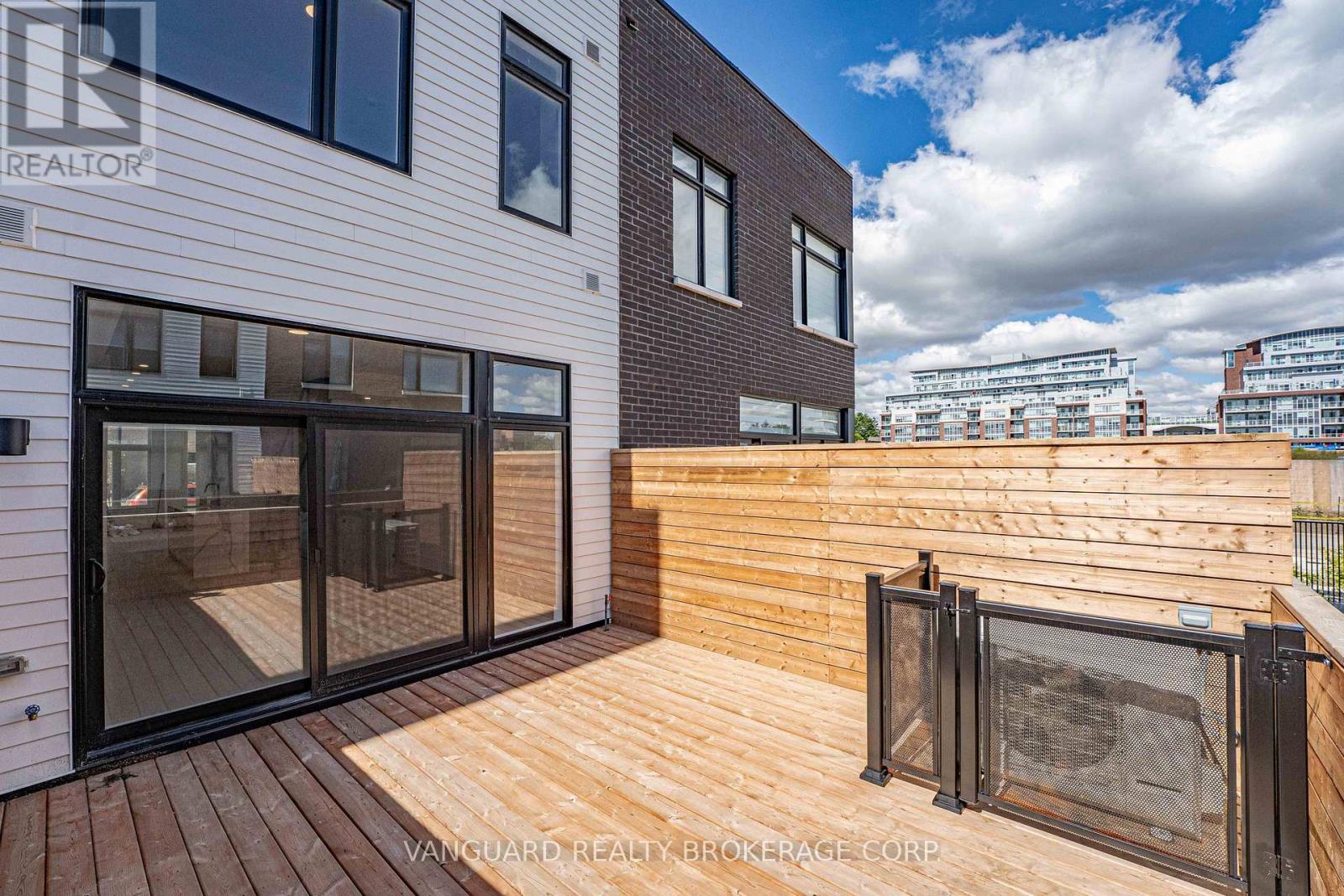 21 - 15 Lou Parsons Way, Mississauga, Ontario  L5H 0B2 - Photo 36 - W12363176