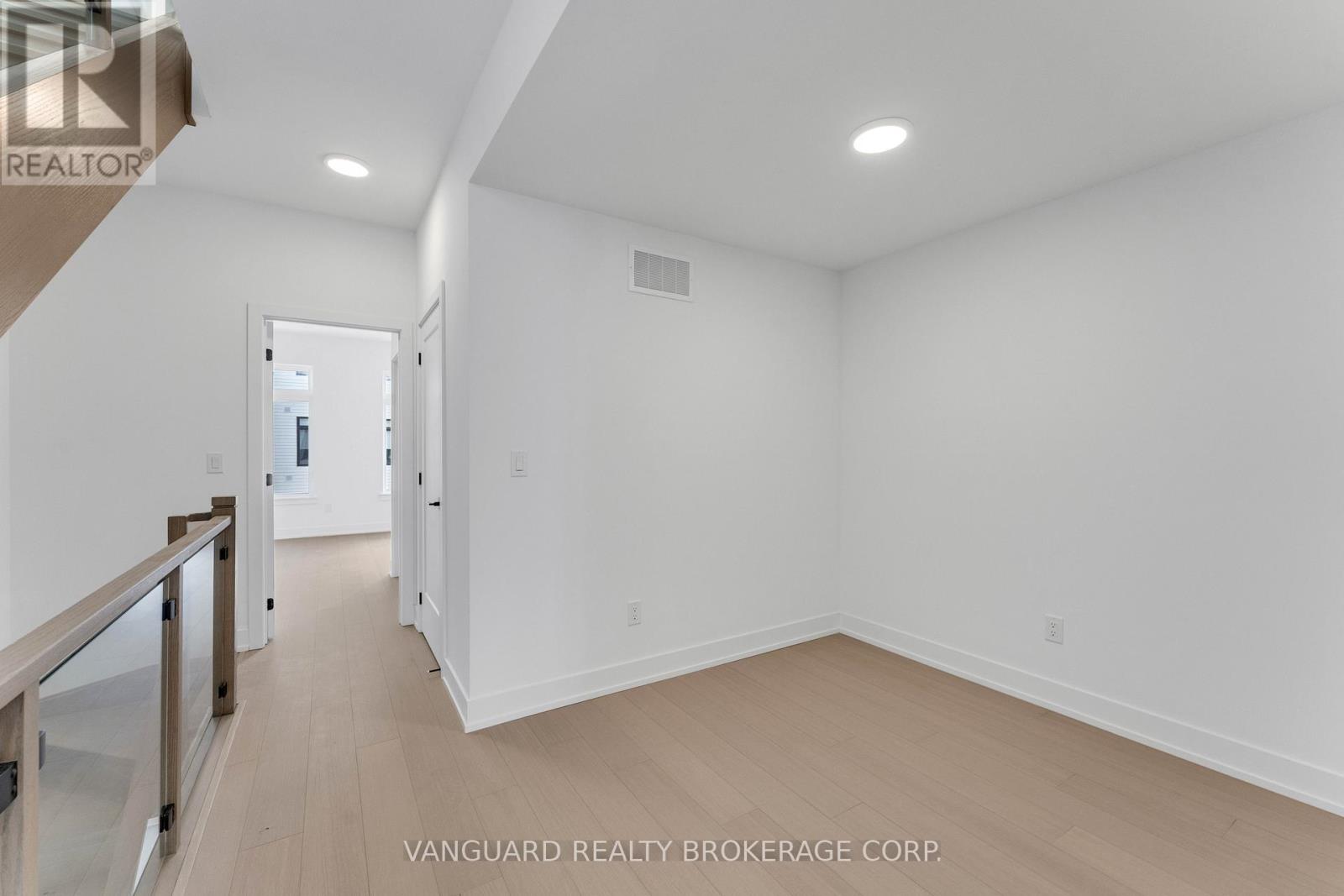 21 - 15 Lou Parsons Way, Mississauga (Port Credit), Ontario  L5H 0B2 - Photo 24 - W12362703