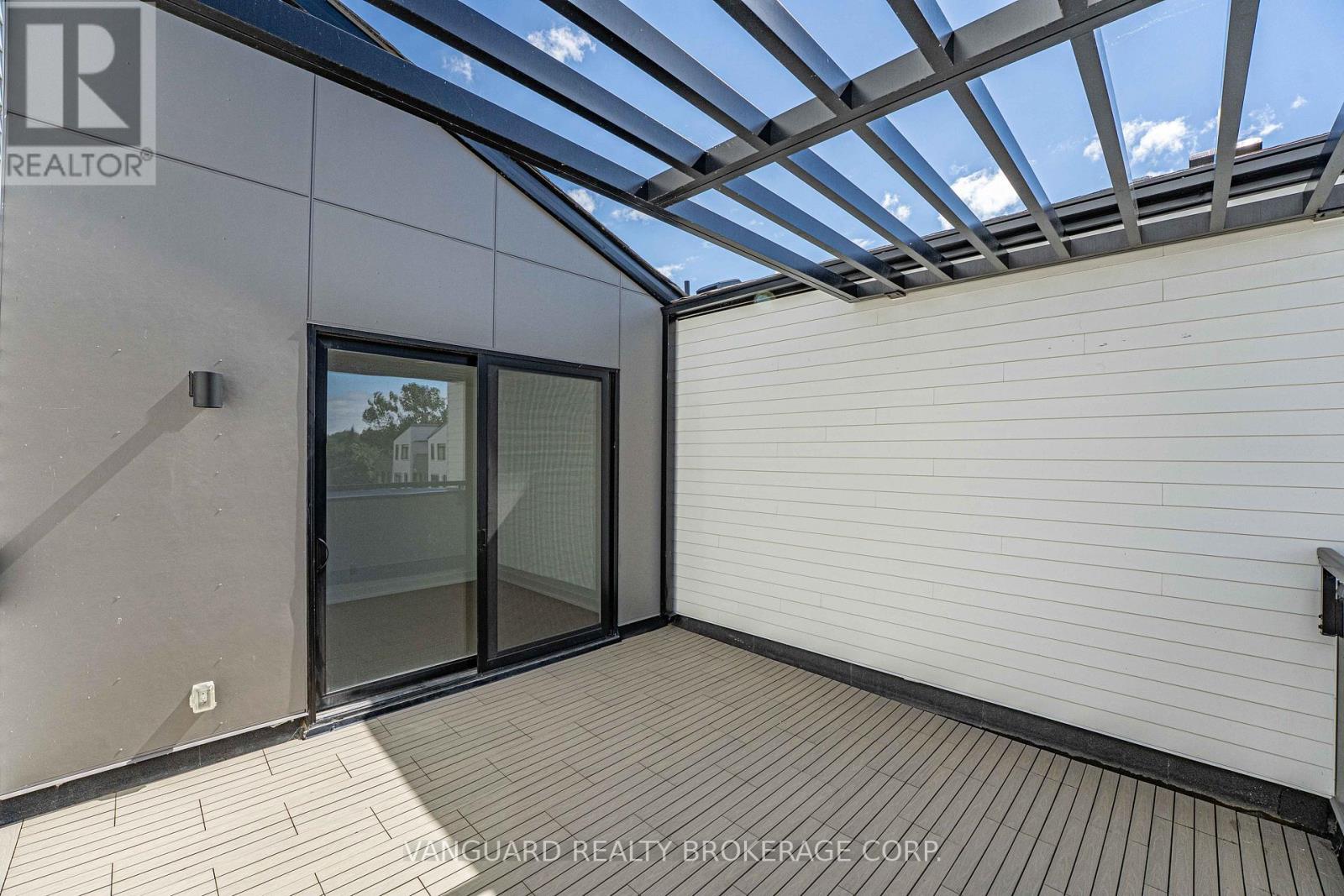 21 - 15 Lou Parsons Way, Mississauga (Port Credit), Ontario  L5H 0B2 - Photo 37 - W12362703