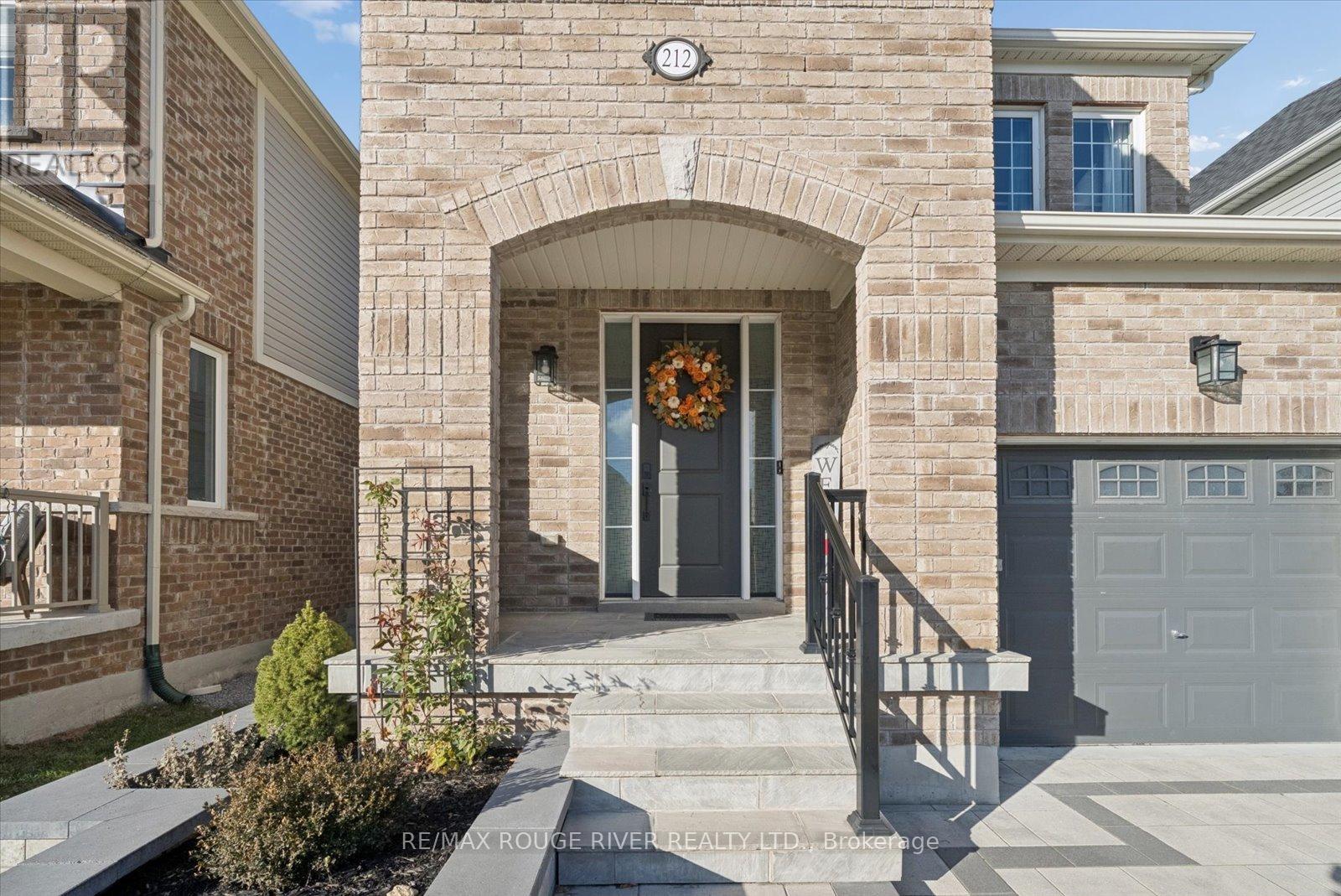 212 Ronald Hooper Avenue, Clarington, Ontario  L1C 7E3 - Photo 3 - E12575000