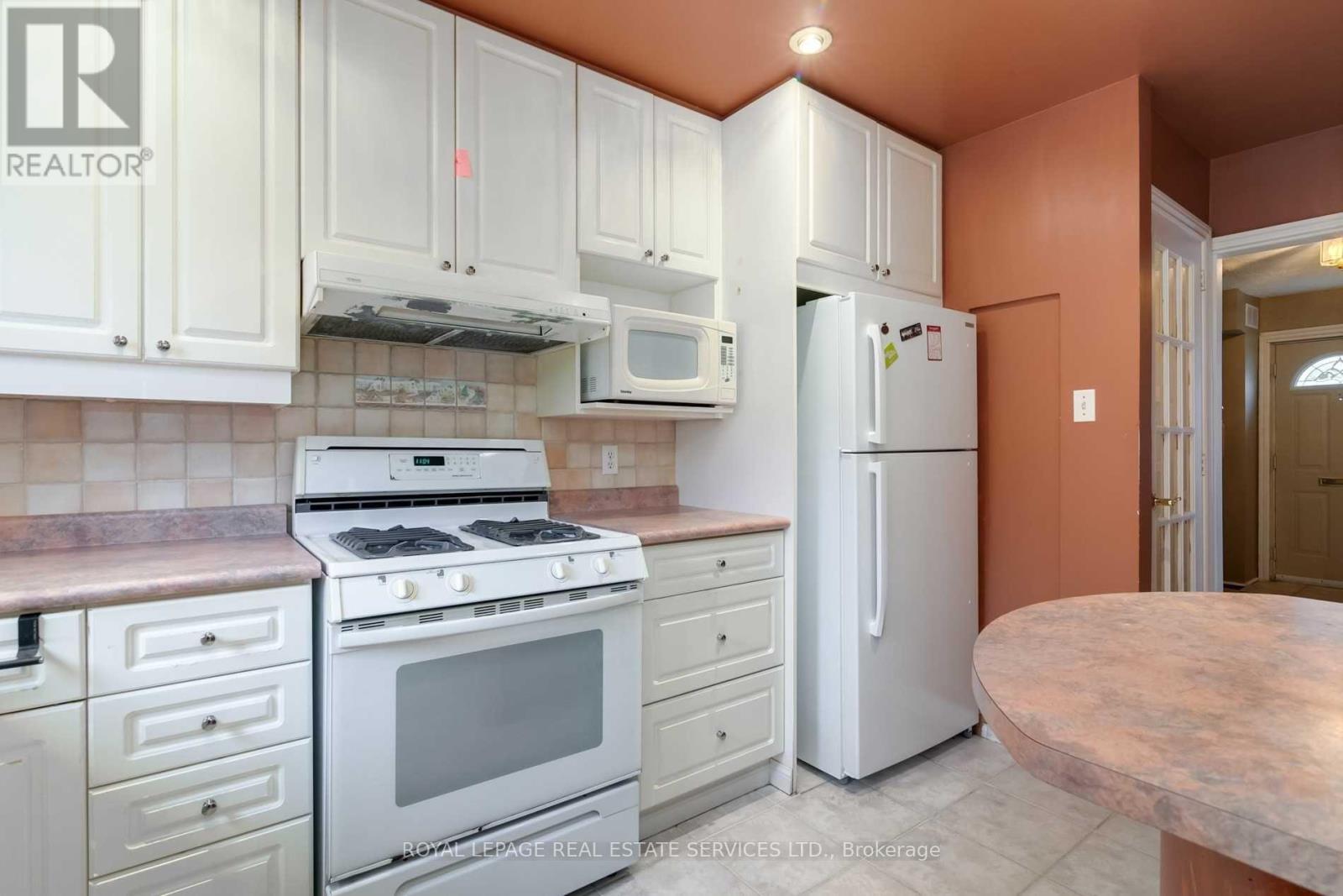 291 Sammon Avenue, Toronto, Ontario  M4J 1Z9 - Photo 15 - E12575066