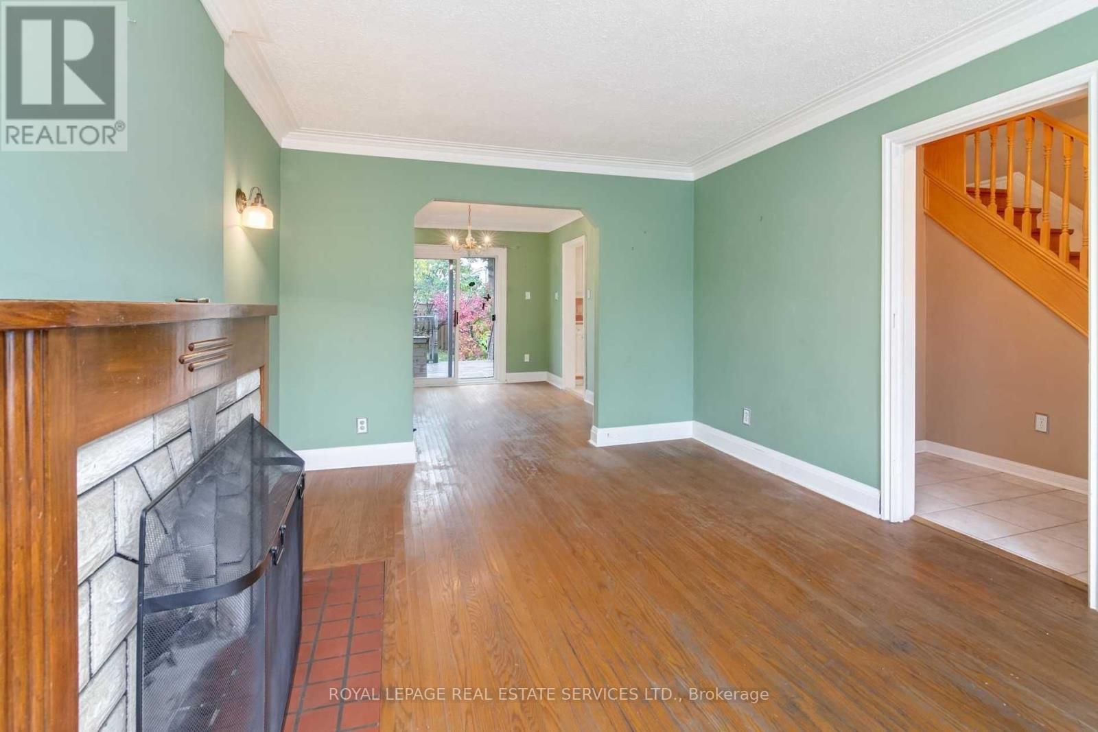 291 Sammon Avenue, Toronto, Ontario  M4J 1Z9 - Photo 8 - E12575066