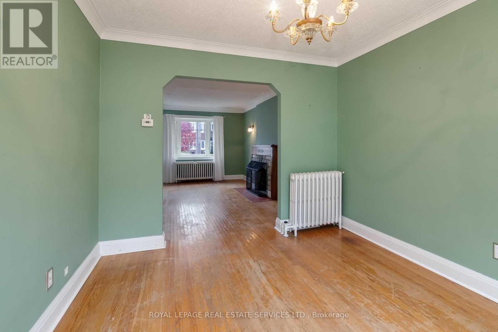 291 Sammon Avenue, Toronto, Ontario  M4J 1Z9 - Photo 9 - E12575066