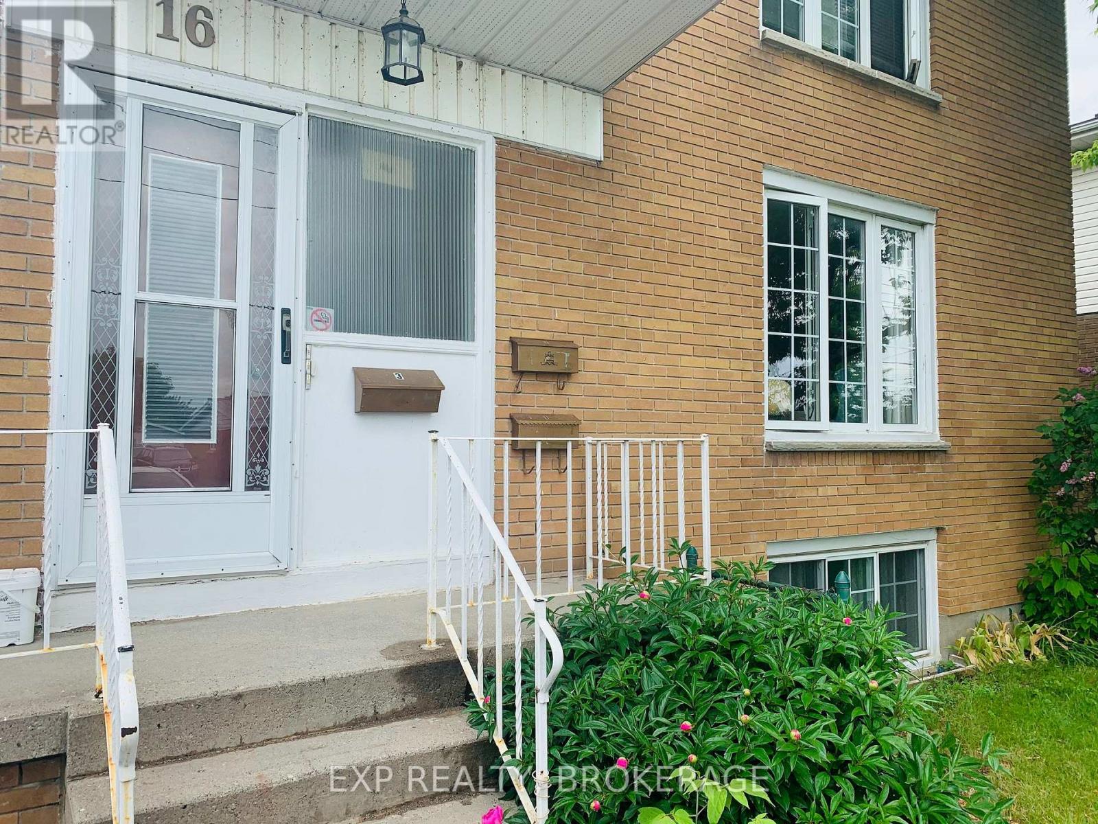 16 Daly Street, Kingston, Ontario  K7K 4Y9 - Photo 2 - X12575208
