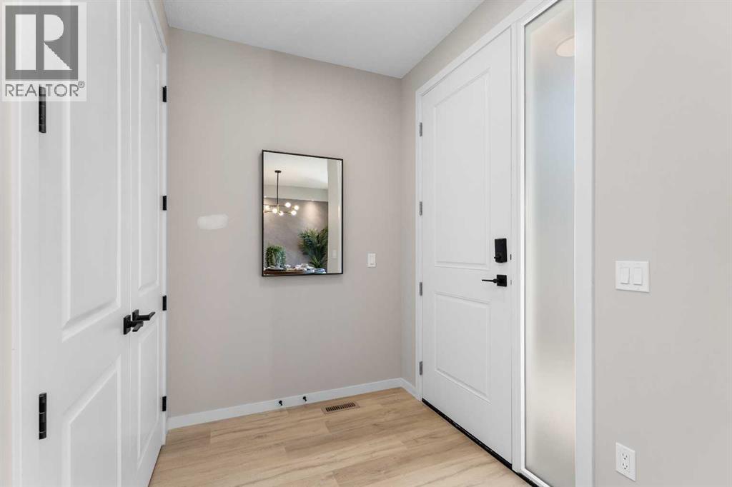 4610 84 Street Nw, Calgary, Alberta T3B 2P5 - Photo 5 - A2266725