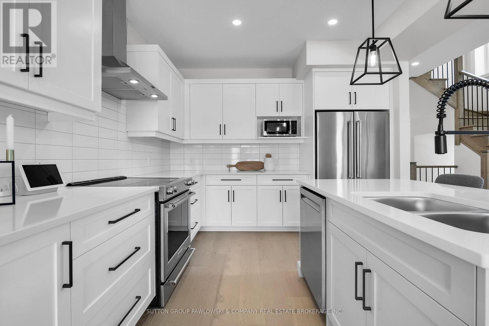 418 Old Wonderland Road, London South, Ontario  N6K 3R2 - Photo 11 - X12575130