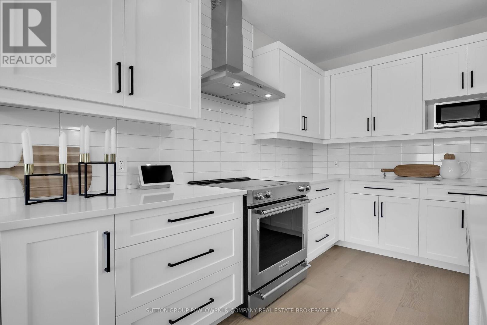 418 Old Wonderland Road, London South, Ontario  N6K 3R2 - Photo 12 - X12575130