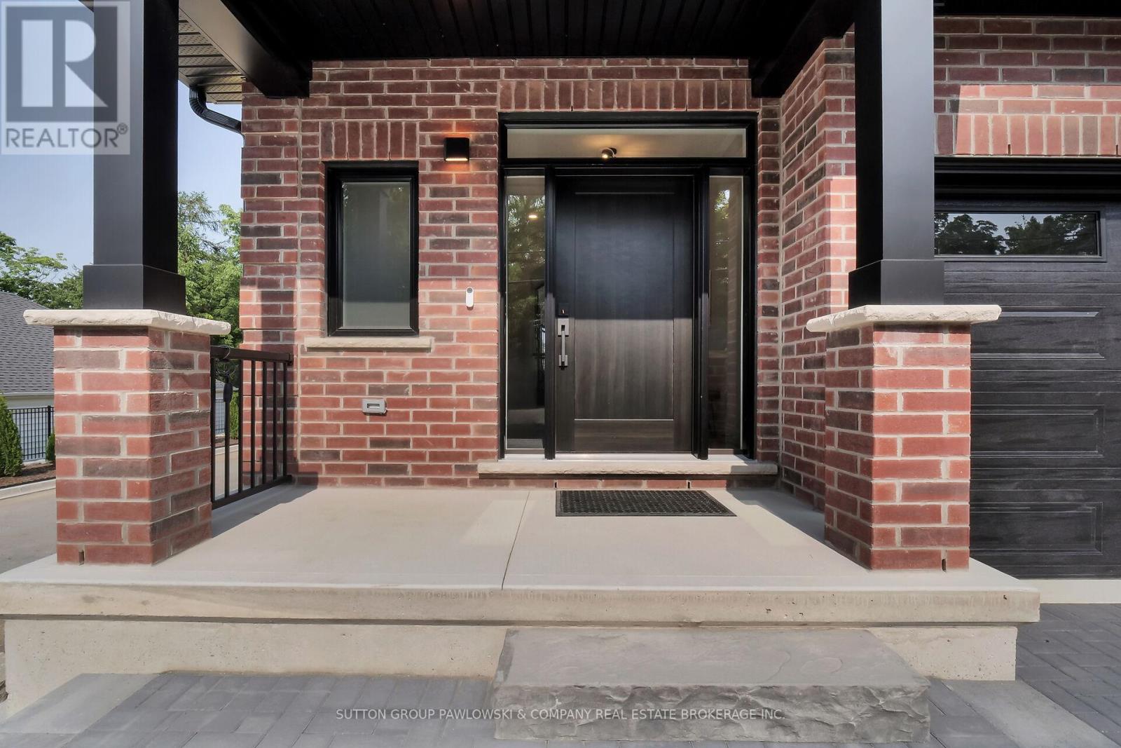 418 Old Wonderland Road, London South, Ontario  N6K 3R2 - Photo 2 - X12575130