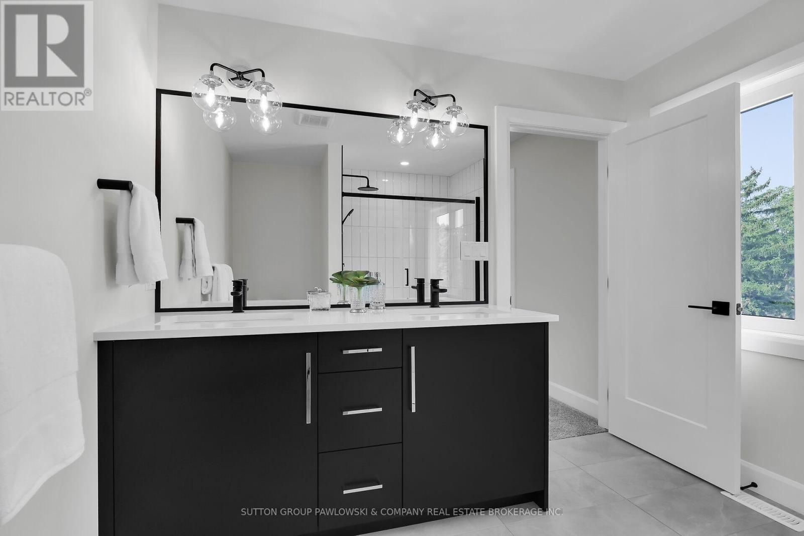 418 Old Wonderland Road, London South, Ontario  N6K 3R2 - Photo 20 - X12575130