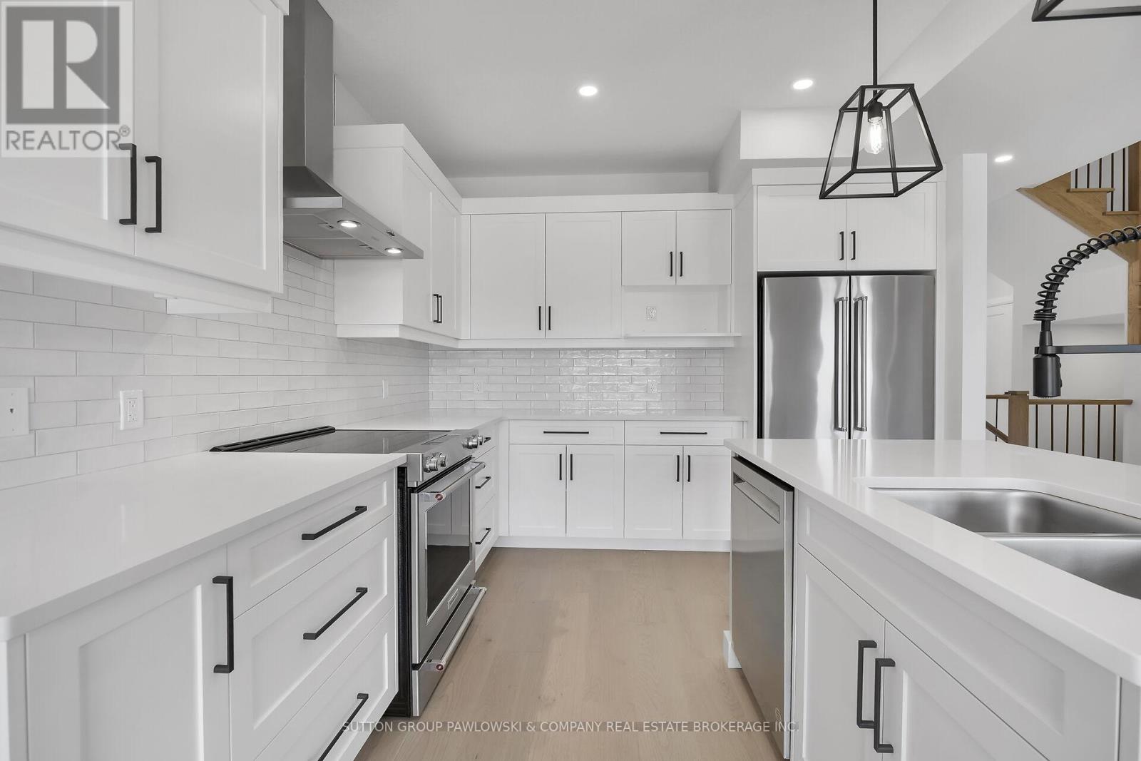 422 Old Wonderland Road, London South, Ontario  N6K 3R2 - Photo 13 - X12575278