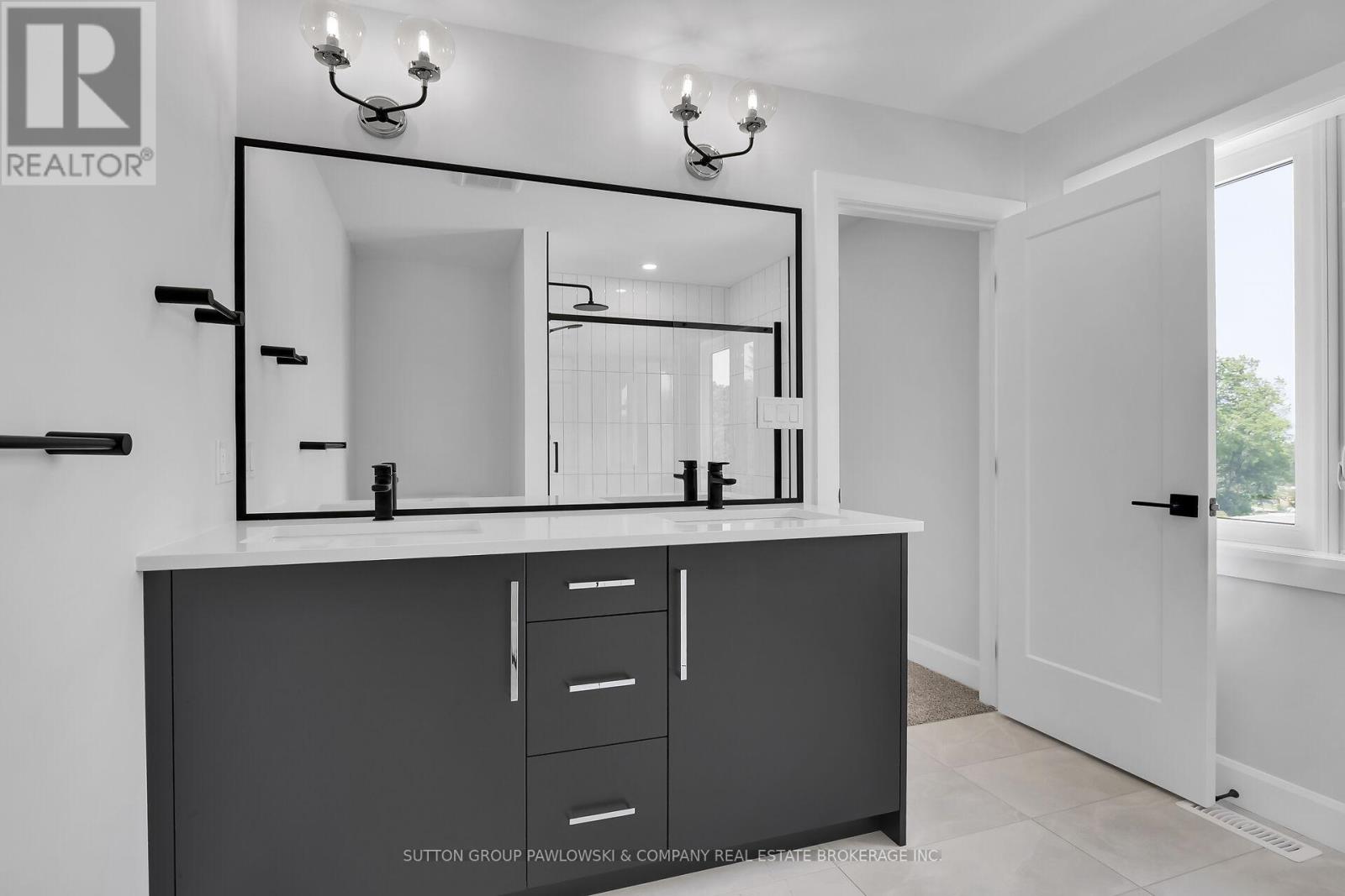 422 Old Wonderland Road, London South, Ontario  N6K 3R2 - Photo 22 - X12575278