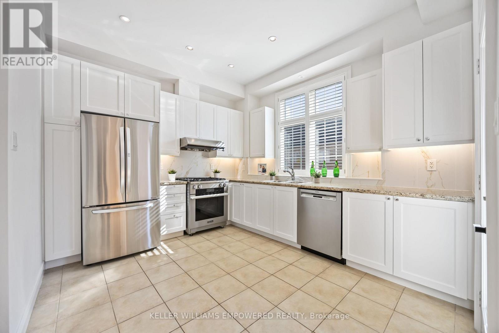 109 Legends Way, Markham, Ontario  L3R 6A6 - Photo 15 - N12575064