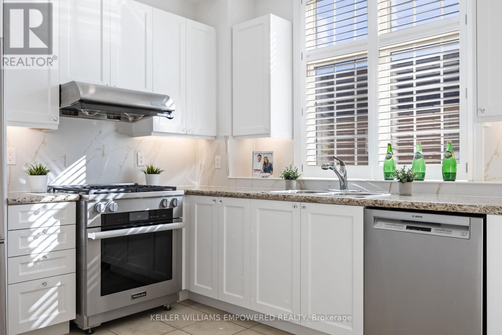 109 Legends Way, Markham, Ontario  L3R 6A6 - Photo 17 - N12575064