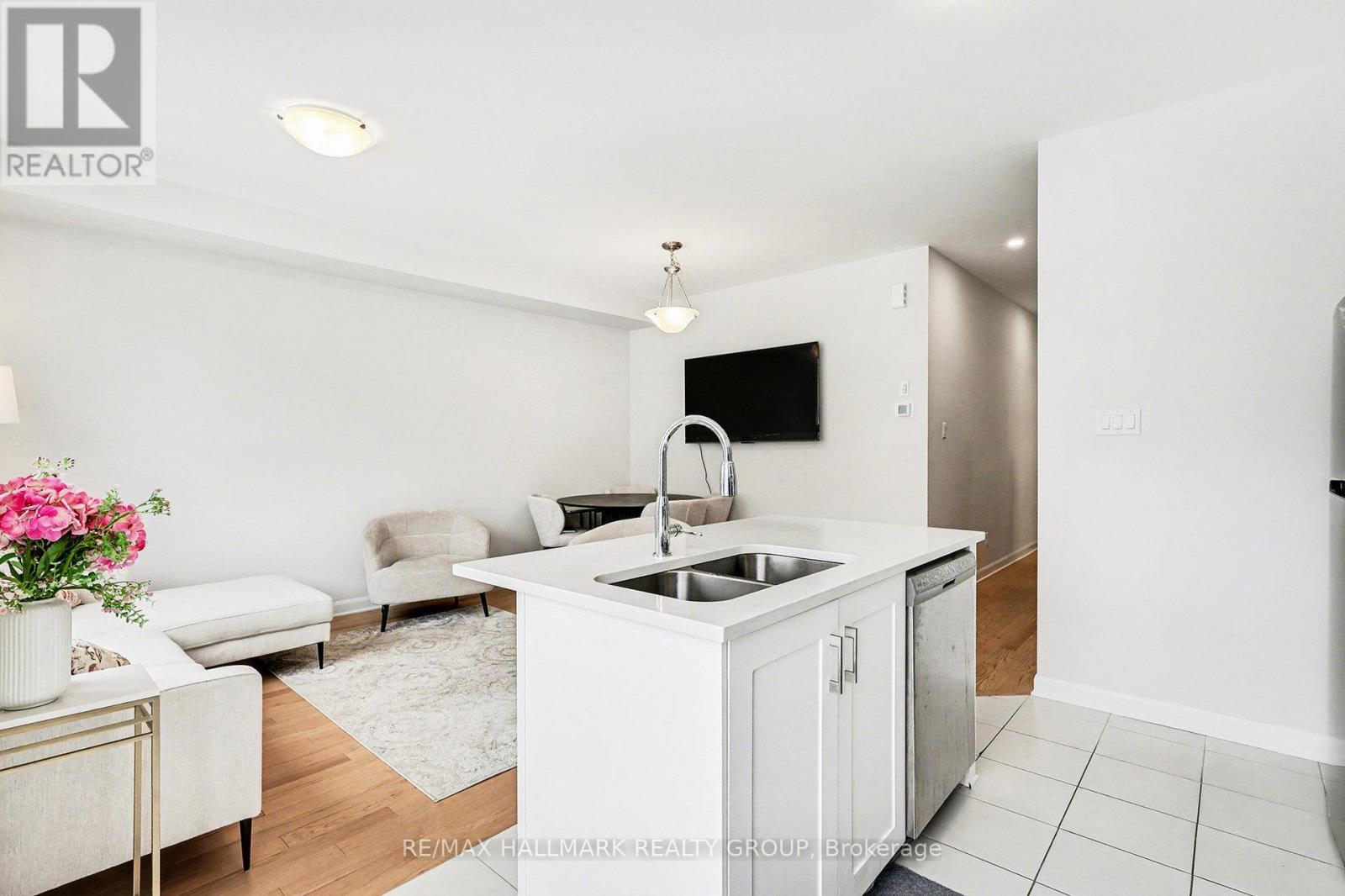 201 Gerry Lalonde Dr. Drive, Ottawa, Ontario  K4A 0Y4 - Photo 8 - X12575102