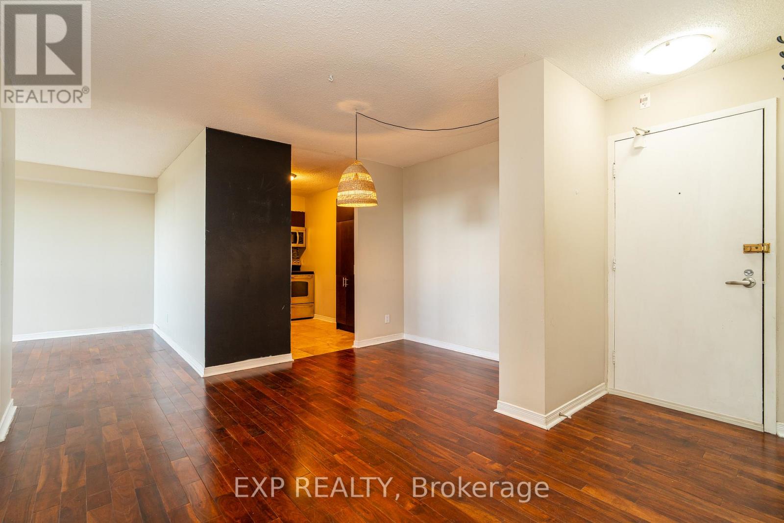 2107 - 900 Dynes Road, Ottawa, Ontario  K2C 3L6 - Photo 2 - X12575144