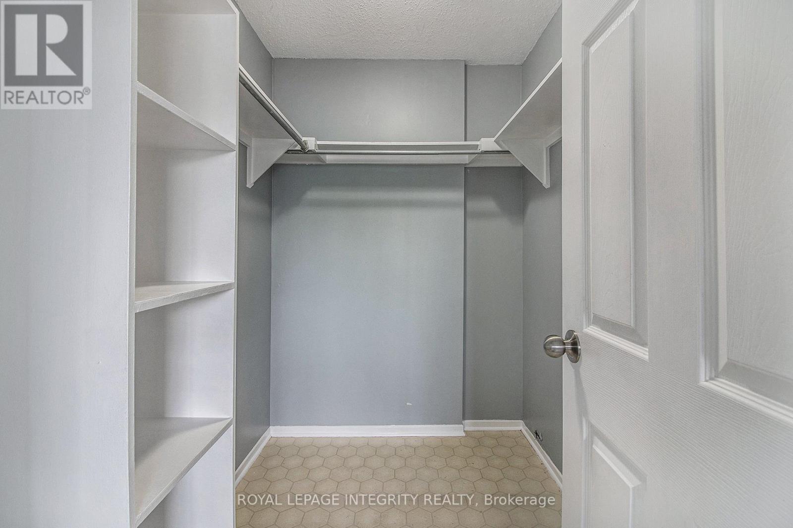 108 - 212 Viewmount Drive, Ottawa, Ontario  K2E 7X2 - Photo 10 - X12575150